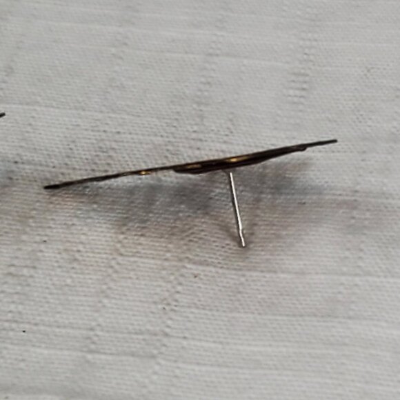 Vintage Metal Texas Cut Floral Etched Metal Bronze Finish Earrings SET OF 2 - Picture 5 of 14